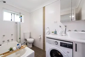 Beach & Brushstrokes | Artful Hideaway in Cronulla - Image 5