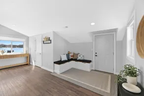 Tichigan Lakefront Getaway - Image 2