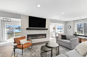 Tichigan Lakefront Getaway - Image 4