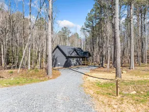 Creekside + Private Sauna Retreat Near Wineries - Image 3
