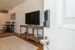 Short Hills Hideaway - Image 2