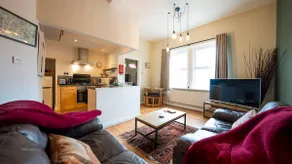 Birthplace View - 2BR Townhouse, Heart of Town, Sleeps 4 - Image 3