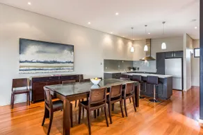 Regency Beach Family House - Image 5