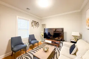 Bright 4BR Retreat | Free Parking | Boston - Image 4