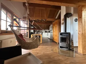 Relax in style with mountain views - Image 3
