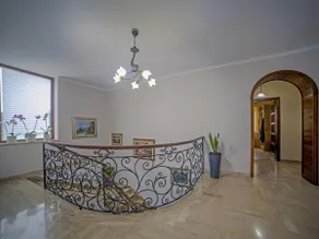 At Ale's - Image 3