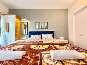 Lovely 3bhk Serviced Apt Near Iskcon Temple, Juhu Mumbai - Image 3