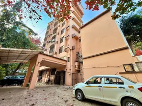 Lovely 3bhk Serviced Apt Near Iskcon Temple, Juhu Mumbai - Image 2