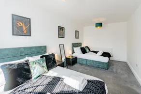 Hawkwell Retreat! 5 Bedroom home | Hockley - Image 4