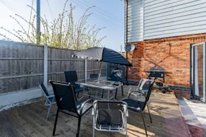 Hawkwell Retreat! 5 Bedroom home | Hockley - Image 5