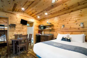 Lakeview Cozy Studio | Hot Tub - Image 2