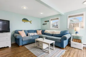 2 Bedrooms, Steps to the Beach, 45 min to Salem, Pet Friendly - Image 2