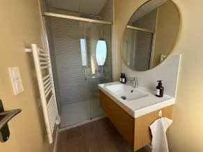Suite du Spa 2 - Free Private Parking in Reims - Image 4