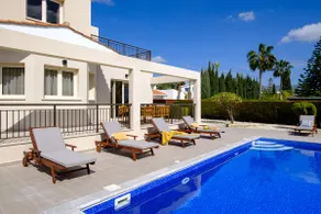Cielo Luxury Villa by Nomads - Walk to Coral Bay - Image 5