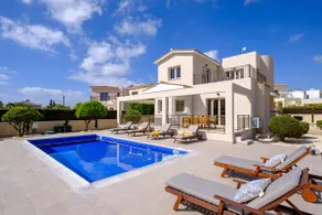 Cielo Luxury Villa by Nomads - Walk to Coral Bay - Image 3