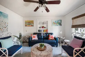 Quaint Cottage in heart of LYH - POOL with HOT TUB! - Image 3