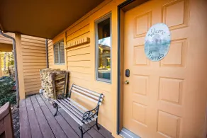 Twyla’s Treehouse - Cozy 3-bed, 3-bath cabin - Image 3