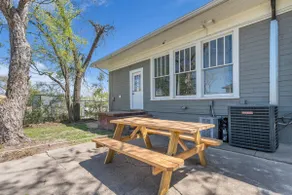 Mission Craftsman | Family-Friendly DoTerra Stay - Image 4