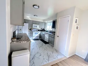 Cozy Home on Bonnie Brae - Image 4