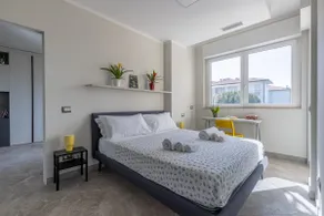 GuestHost - Elegant Seaside Apt - Pool and Parking - Image 2