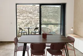 3 Bedroom Luxury Sea View Apt - Image 2