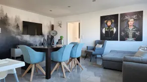 FeWO Evening Star Deluxe Apartment with Garden View - Image 2
