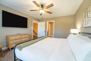 Brand New Memory Hill Beauty! Upstairs Only - Image 5