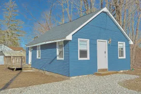 Cottage on lake, 10 min to UConn - Image 2