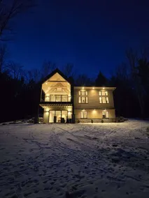 Luxury Modern Windham 5BR/4.5BA, Sleeps 12. - Image 3