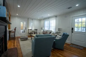 The Cottage off Floyd - Image 4