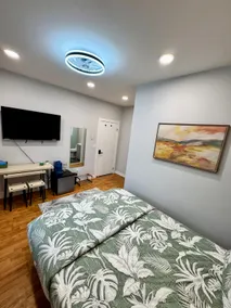 Sunny & Cozy Private Studio – Fast NYC Access! - Image 5