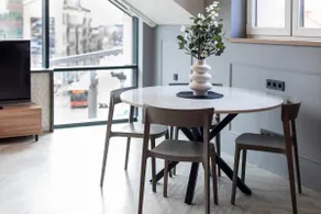 City Frame Apartment - Image 4