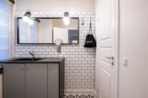 Elegant 2BR Courtyard Apartment near Kastellet - Image 3