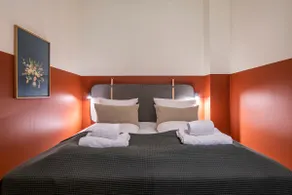 Elegant 2BR Courtyard Apartment near Kastellet - Image 2