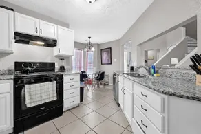 Quiet 4BR Near Nasa & Kemah, King Bed, Bbq, Patio - Image 5