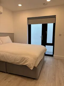 Deluxe Town Centre Apartment for 3 - Image 5