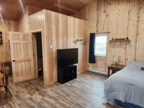 Devils Lake Cabin 3 (Jacuzzi) - Six Mile Bay - Image 4