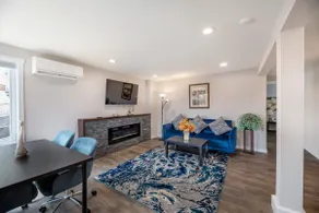 Chic & Modern 6b4b House – Prime Seattle Location! - Image 3