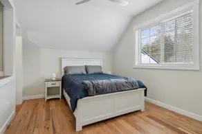 Charming Family-Friendly Home Near Golf Course - Image 4
