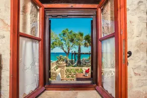 Traditional One Bedroom Villa- beachfront-sea view - Image 3
