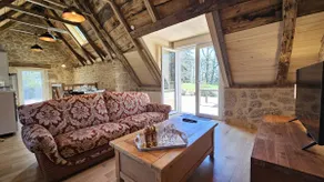Renovated charming house, wooded park view - Image 4