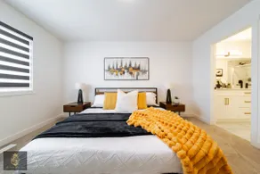 Fresh Modern Retreat | WEM | Garage | King Bed | Central A/C - Image 5