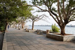 Bastiat Stays| Waterfront Apartment| Marine Drive - Image 4