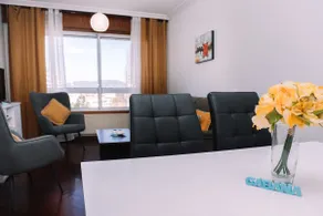 Cabana Rentals - Bright and comfortable with parking - Image 2