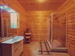 ''Nest'' The Wooden Suite by Ski Alure - Image 3