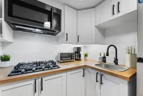 High Park Grove Modern 1B1B, Kitchen, Laundry - Image 2