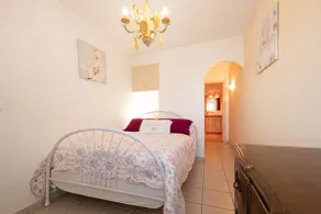 Air-conditioned 50 m2 ground floor apartment - Image 4