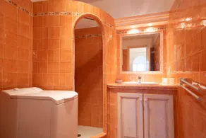 Air-conditioned 50 m2 ground floor apartment - Image 5