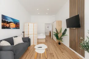 Stylish Studio with Easy Access to Valencias Best - Image 2