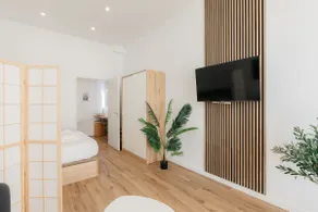 Stylish Studio with Easy Access to Valencias Best - Image 4